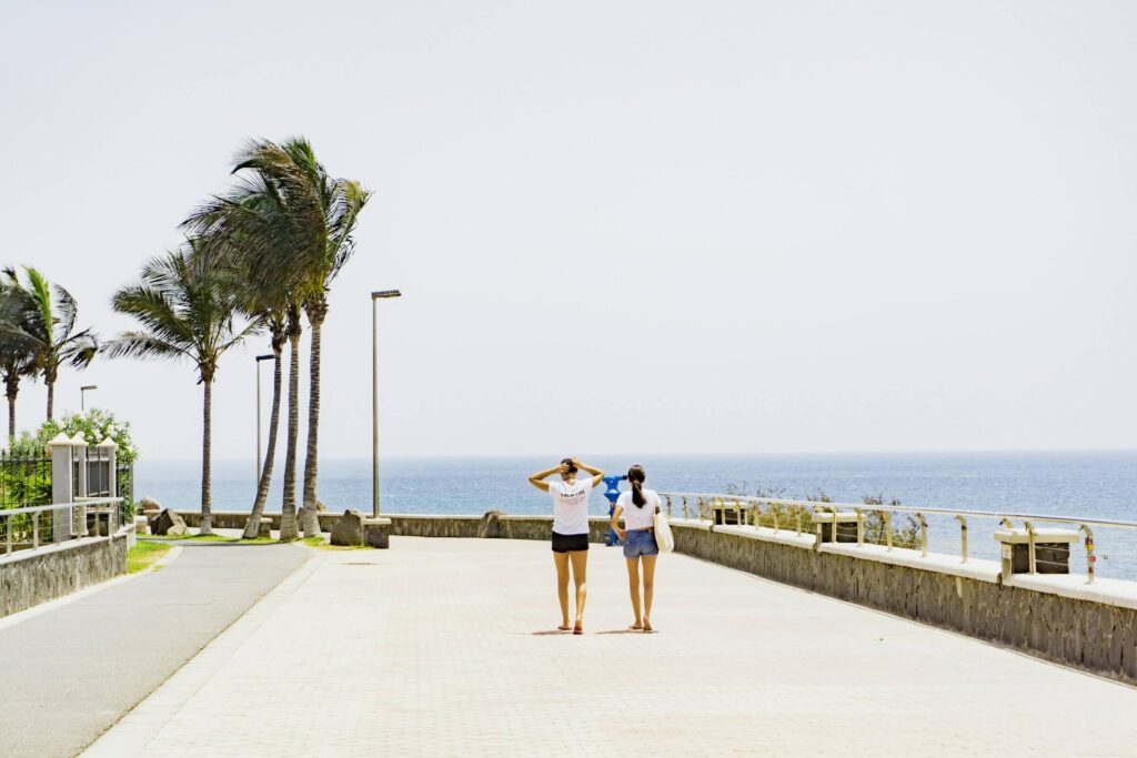 Mensen op weg naar het werk op Gran Canaria
