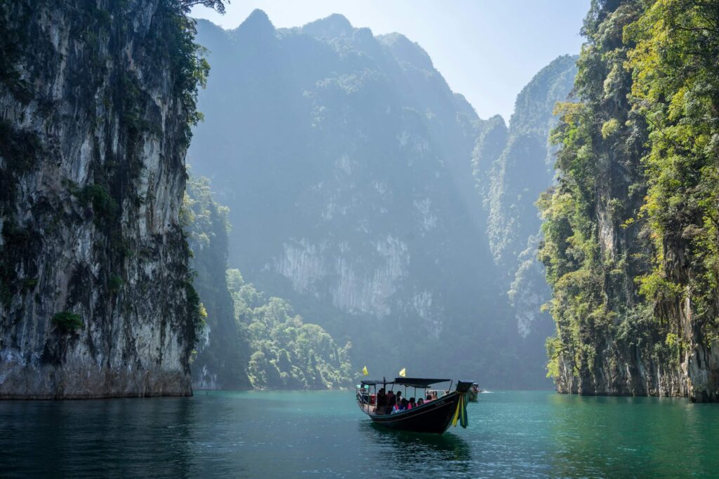 Paysage spectaculaire avec montagnes en Thaïlande